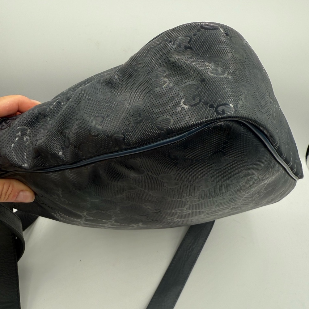 Gucci ๐ฅ EUC messenger bag authentic super clean nicest one online w/ dustbag - Picture 6 of 17